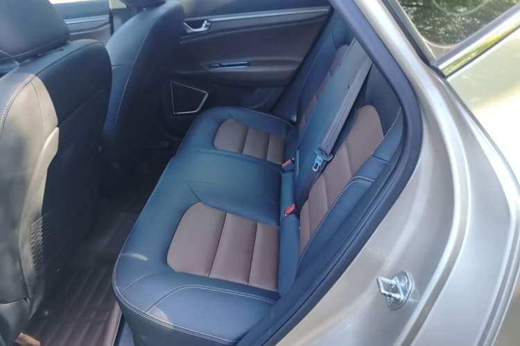 Used Geely Auto Emgrand GS 2016 Sport Edition 1.3T Automatic ZhenShang Model Left Rear Seat