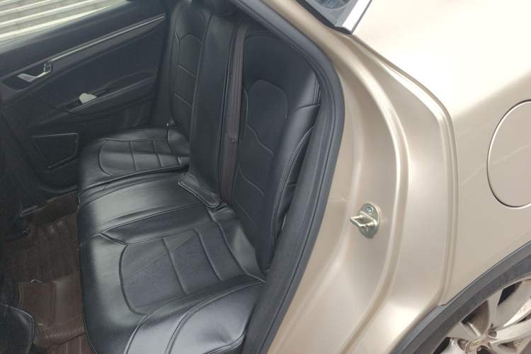 Used Geely Auto Emgrand GS 2016 Elegant Edition 1.8L Manual LingShang Model Left Rear Seat