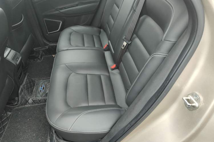 Used Geely Auto Emgrand GS 2016 Elegant Edition 1.8L Manual LingShang Model Left Rear Seat