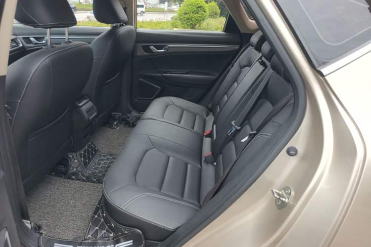 Used Geely Auto Emgrand GS 2016 Elegant Edition 1.8L Automatic LingShang Model Left Rear Seat