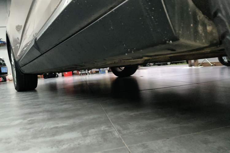 Used Geely Auto Emgrand GS 2016 Sport Edition 1.3T Automatic LingShang Model Left Side Sill