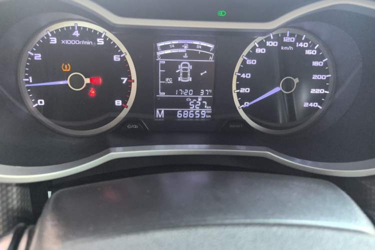 Used Geely Auto Emgrand GS 2016 Sports Edition 1.8L Manual LingShang Model Odometer Close Up