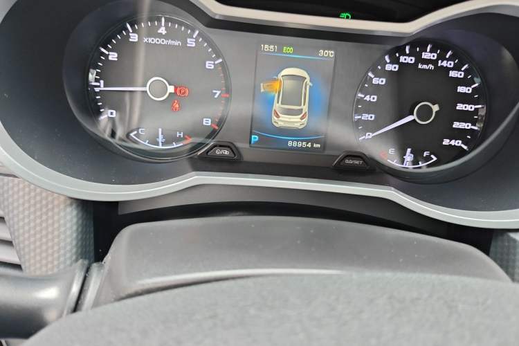 Used Geely Auto Emgrand GS 2016 Elegant Edition 1.8L Automatic LingShang Model Odometer Close Up
