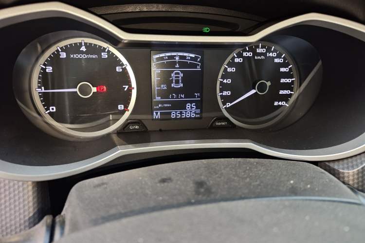 Used Geely Auto Emgrand GS 2016 Elegant Edition 1.8L Manual LingShang Model Odometer Close Up