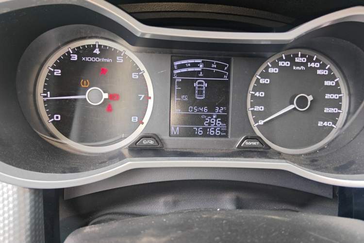 Used Geely Auto Emgrand GS 2016 Elegant Edition 1.8L Manual LingShang Model Odometer Close Up