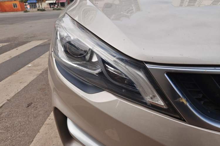 Used Geely Auto Emgrand GS 2016 Sport Edition 1.3T Manual LingShang Model Right Front Headlight