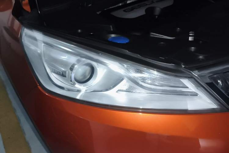 Used Geely Auto Emgrand GS 2016 Elegant Edition 1.8L Automatic LingShang Model Right Front Headlight
