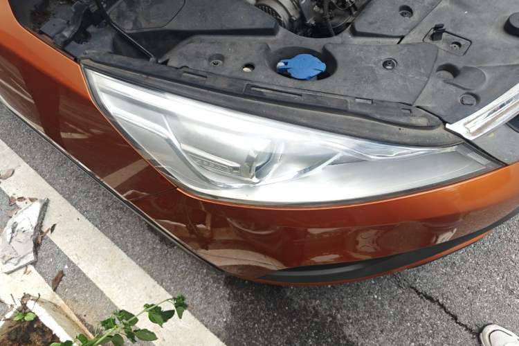 Used Geely Auto Emgrand GS 2016 Elegant Edition 1.3T Manual LingShang Model Right Front Headlight