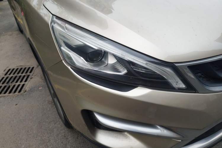 Used Geely Auto Emgrand GS 2016 Sport Edition 1.3T Automatic LingShang Model Right Front Headlight