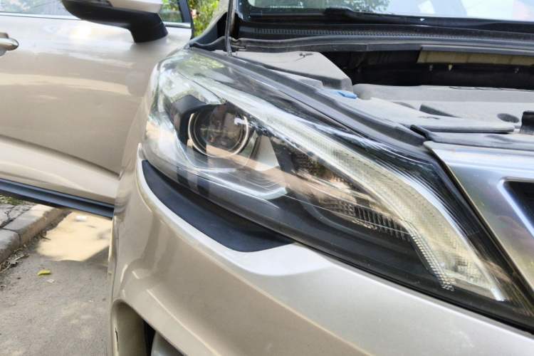 Used Geely Auto Emgrand GS 2016 Sport Edition 1.3T Manual LingShang Model Right Front Headlight