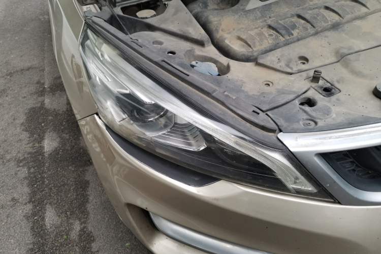 Used Geely Auto Emgrand GS 2016 Elegant Edition 1.3T Manual LingShang Model Right Front Headlight