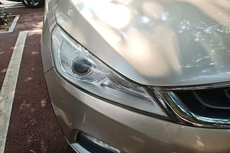 Used Geely Auto Emgrand GS 2016 Elegant Edition 1.3T Automatic LingShang Model Right Front Headlight