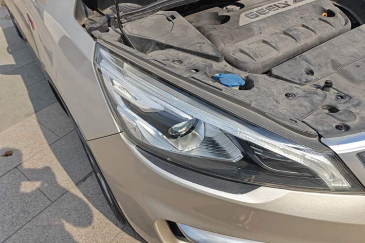 Used Geely Auto Emgrand GS 2016 Elegant Edition 1.3T Manual LingShang Model Right Front Headlight