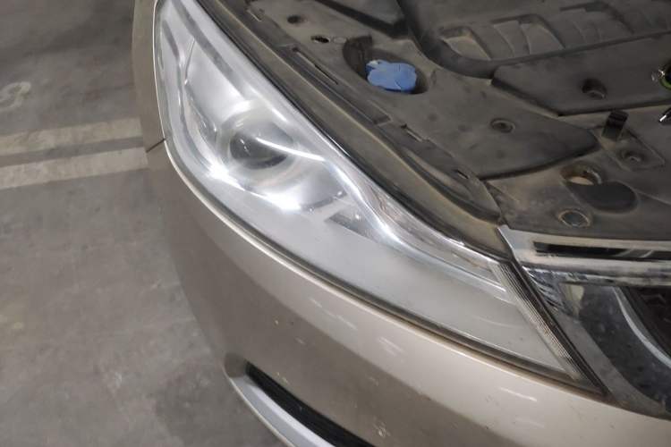 Used Geely Auto Emgrand GS 2016 Elegant Edition 1.3T Automatic LingShang Model Right Front Headlight