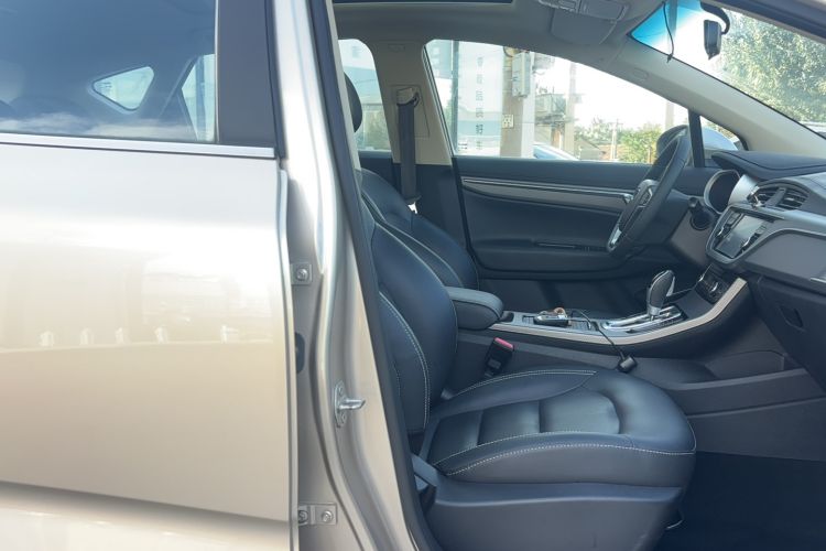Used Geely Auto Emgrand GS 2016 Elegant Edition 1.3T Automatic LingShang Model Right Front Seat