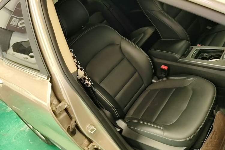 Used Geely Auto Emgrand GS 2016 Sport Edition 1.3T Automatic LingShang Model Right Front Seat