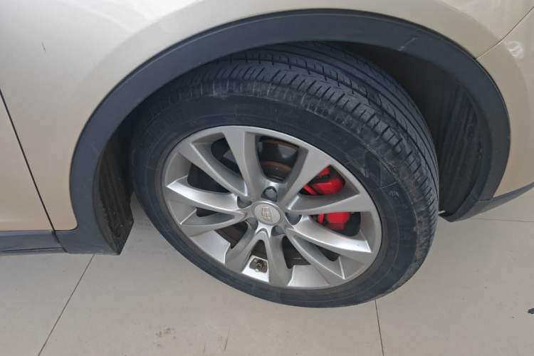 Used Geely Auto Emgrand GS 2016 Sports Edition 1.8L Manual LingShang Model Right Front Wheel Hub