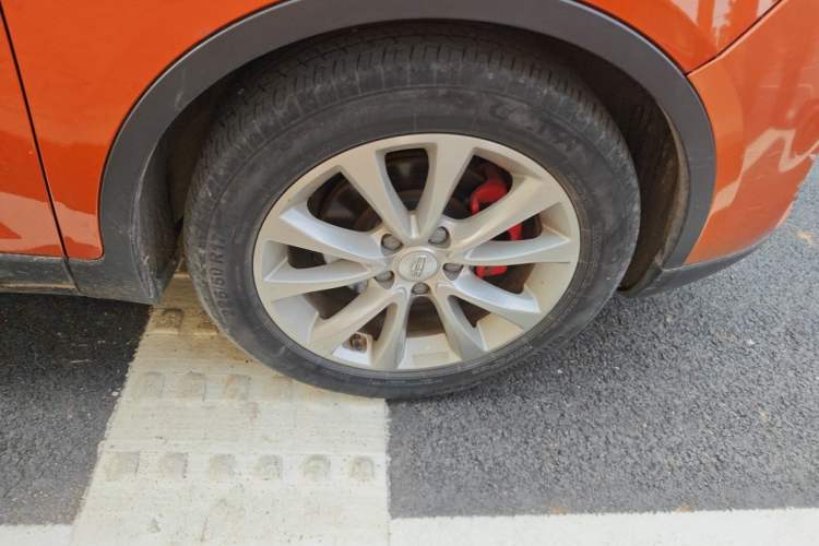 Used Geely Auto Emgrand GS 2016 Sport Edition 1.3T Manual LingShang Model Right Front Wheel Hub