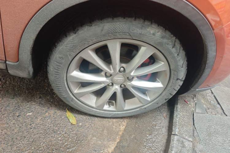 Used Geely Auto Emgrand GS 2016 Sport Edition 1.3T Automatic LingShang Model Right Front Wheel Hub