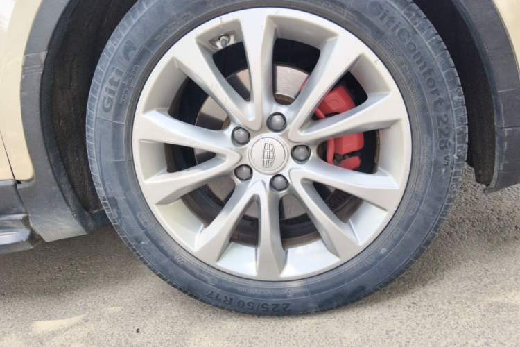 Used Geely Auto Emgrand GS 2016 Sport Edition 1.3T Manual LingShang Model Right Front Wheel Hub