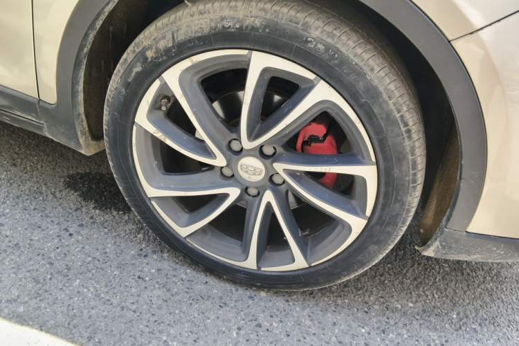 Used Geely Auto Emgrand GS 2016 Sport Edition 1.3T Automatic ZhenShang Model Right Front Wheel Hub