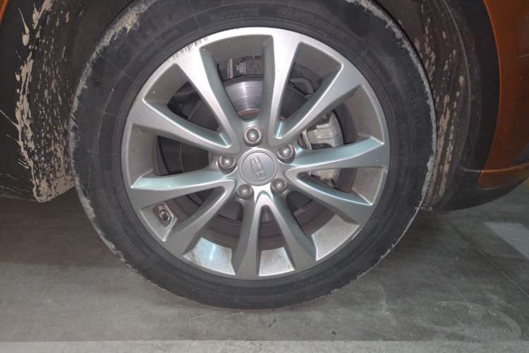 Used Geely Auto Emgrand GS 2016 Sport Edition 1.3T Automatic LingShang Model Right Front Wheel Hub
