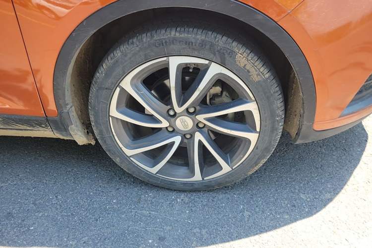 Used Geely Auto Emgrand GS 2016 Elegant Edition 1.3T Automatic ZhenShang Model Right Front Wheel Hub