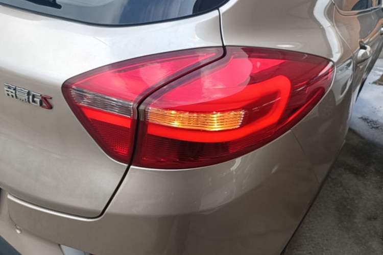 Used Geely Auto Emgrand GS 2016 Elegant Edition 1.3T Automatic ZhenShang Model Right Rear Taillight