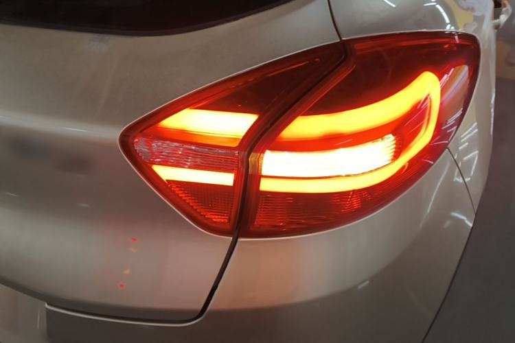 Used Geely Auto Emgrand GS 2016 Elegant Edition 1.3T Automatic LingShang Model Right Rear Taillight