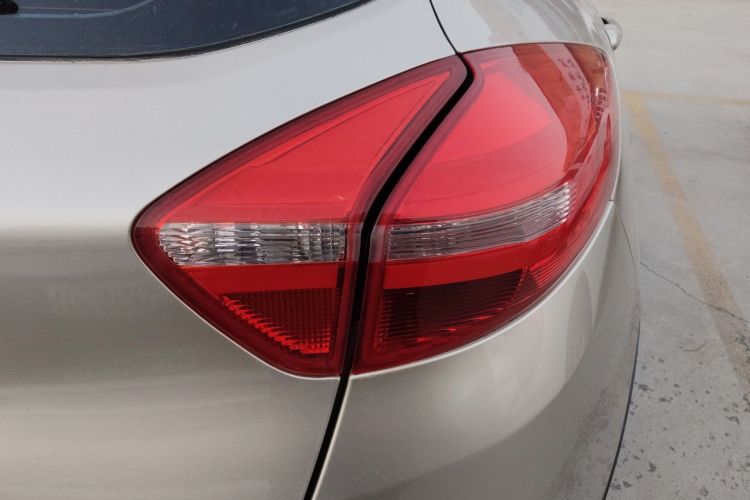 Used Geely Auto Emgrand GS 2016 Elegant Edition 1.3T Automatic ZhenShang Model Right Rear Taillight