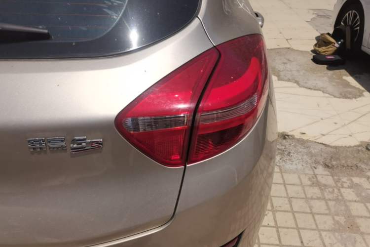 Used Geely Auto Emgrand GS 2016 Sport Edition 1.3T Automatic LingShang Model Right Rear Taillight
