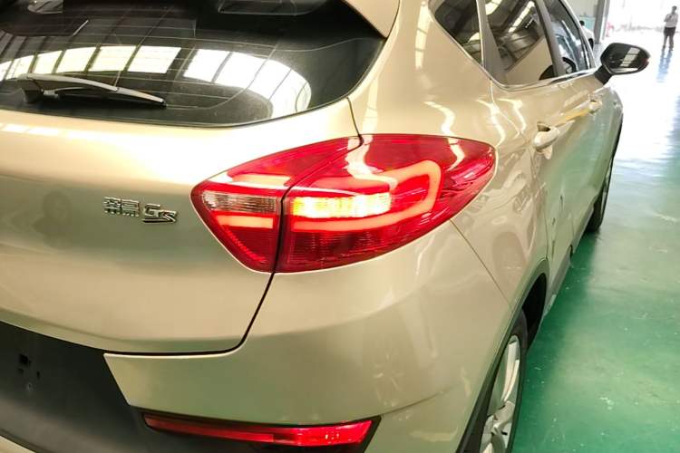 Used Geely Auto Emgrand GS 2016 Sport Edition 1.3T Automatic LingShang Model Right Rear Taillight
