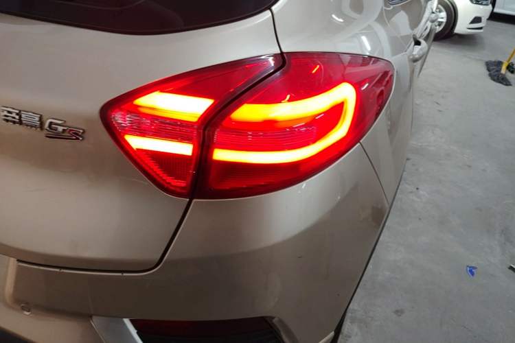 Used Geely Auto Emgrand GS 2016 Elegant Edition 1.3T Automatic LingShang Model Right Rear Taillight