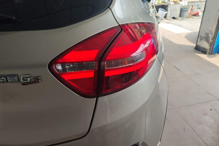 Used Geely Auto Emgrand GS 2016 Elegant Edition 1.8L Automatic LingShang Model Right Rear Taillight