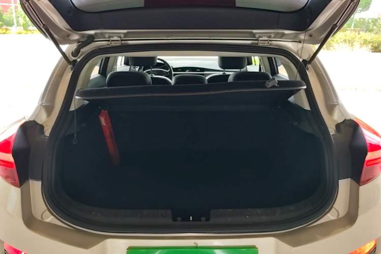 Used Geely Auto Emgrand GS 2016 Elegant Edition 1.3T Manual LingShang Model Trunk