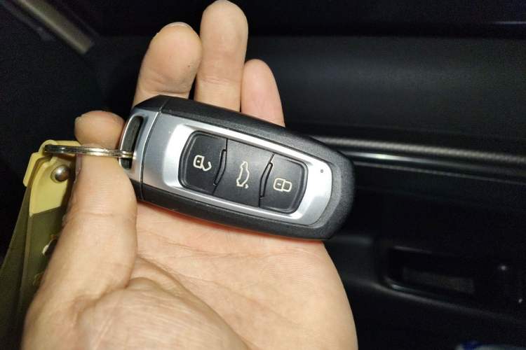 Used Geely Auto Emgrand GS 2016 Elegant Edition 1.8L Automatic LingShang Model Vehicle Key
