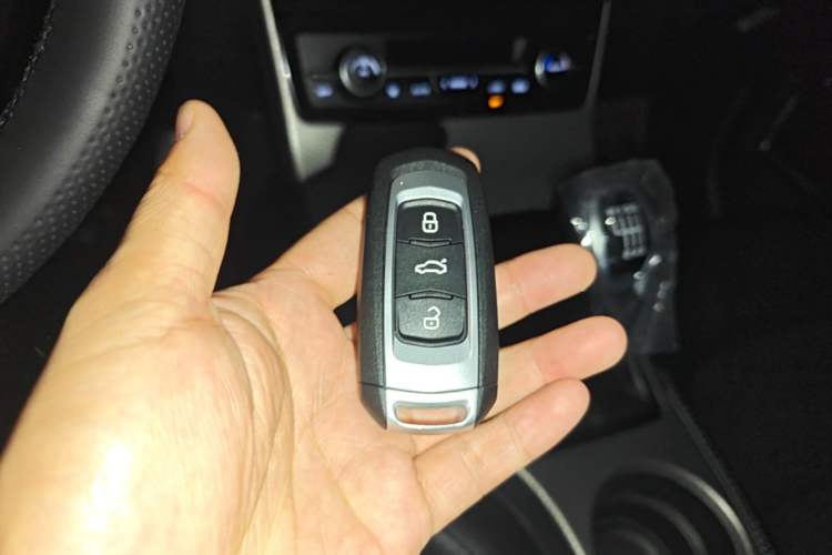 Used Geely Auto Emgrand GS 2016 Sports Edition 1.8L Manual LingShang Model Vehicle Key