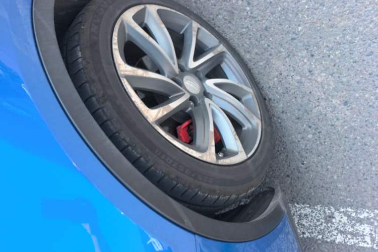 Used Geely Auto Emgrand GS 2017 Sport Edition 1.3T Automatic Smart Connectivity Model Left Front Wheel Hub