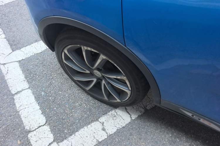 Used Geely Auto Emgrand GS 2017 Sport Edition 1.3T Automatic Smart Connectivity Model Right Rear Wheel Hub