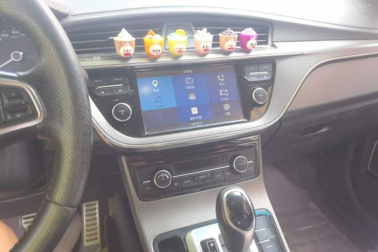 Used Geely Auto Emgrand GS 2017 Sport Edition 1.3T Automatic Smart Connectivity Model Audio And AC Panel