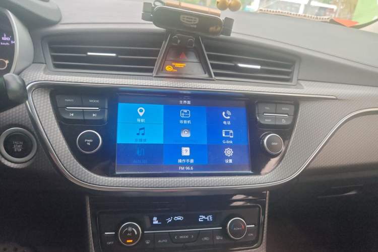 Used Geely Auto Emgrand GS 2017 Elegant Edition 1.3T Automatic Smart Connectivity Model Audio And AC Panel