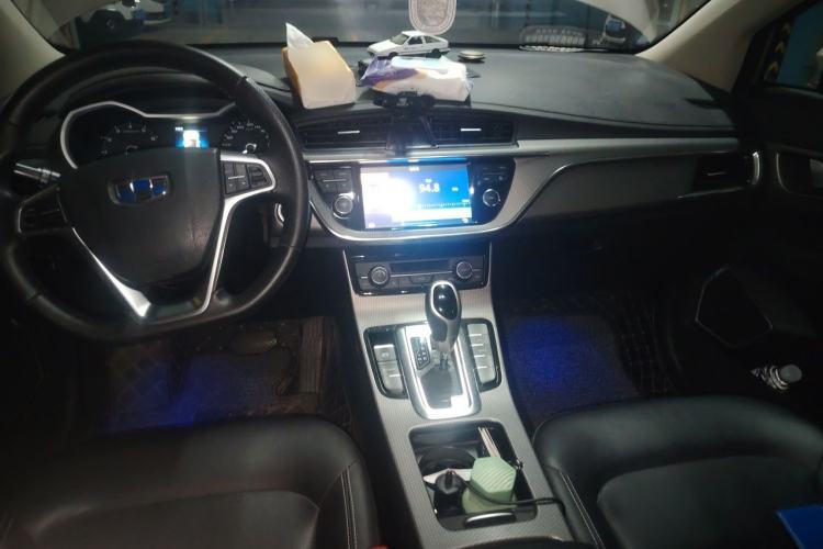 Used Geely Auto Emgrand GS 2017 Elegant Edition 1.3T Automatic Smart Connectivity Model Center Console