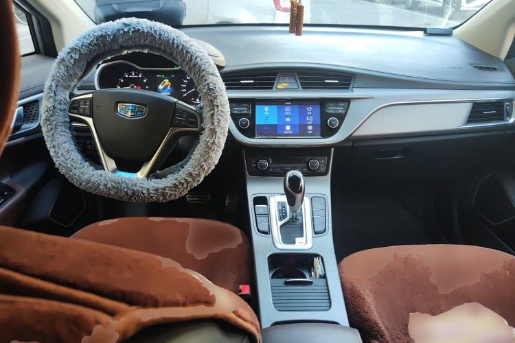 Used Geely Auto Emgrand GS 2017 Sport Edition 1.3T Automatic Smart Connectivity Model Center Console