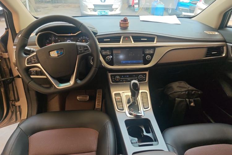 Used Geely Auto Emgrand GS 2017 Sport Edition 1.3T Automatic Smart Connectivity Model Center Console