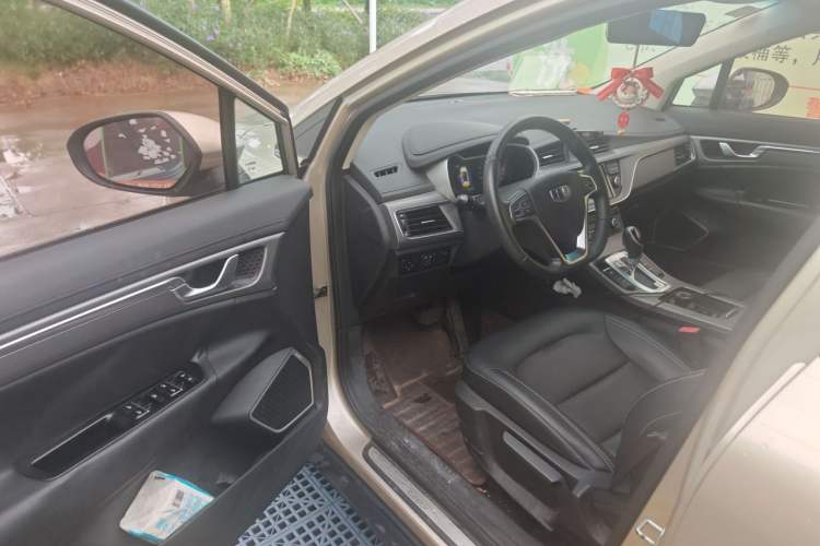 Used Geely Auto Emgrand GS 2017 Elegant Edition 1.3T Automatic Smart Connectivity Model Driver Seat