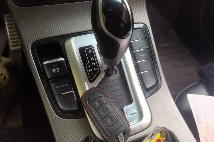 Used Geely Auto Emgrand GS 2017 Sport Edition 1.3T Automatic Smart Connectivity Model Gear Lever