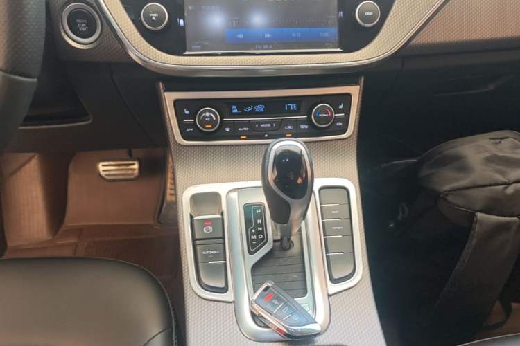 Used Geely Auto Emgrand GS 2017 Sport Edition 1.3T Automatic Smart Connectivity Model Gear Lever