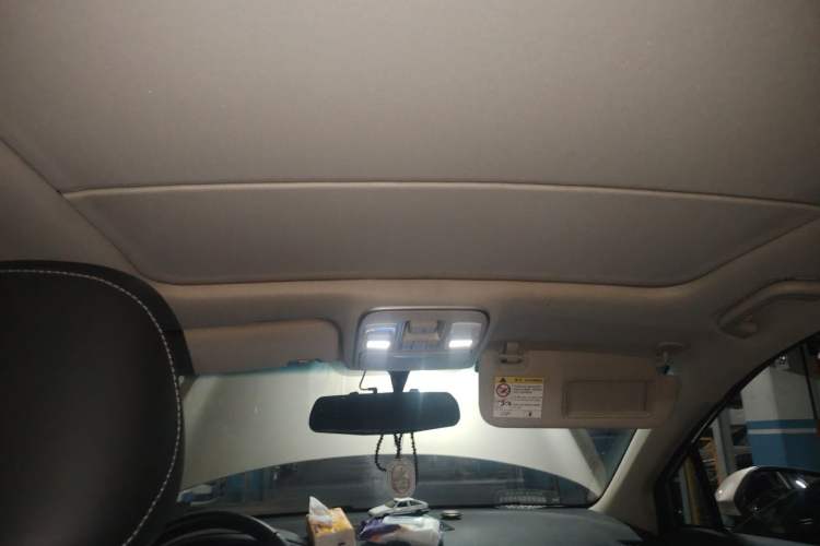 Used Geely Auto Emgrand GS 2017 Elegant Edition 1.3T Automatic Smart Connectivity Model Headliner