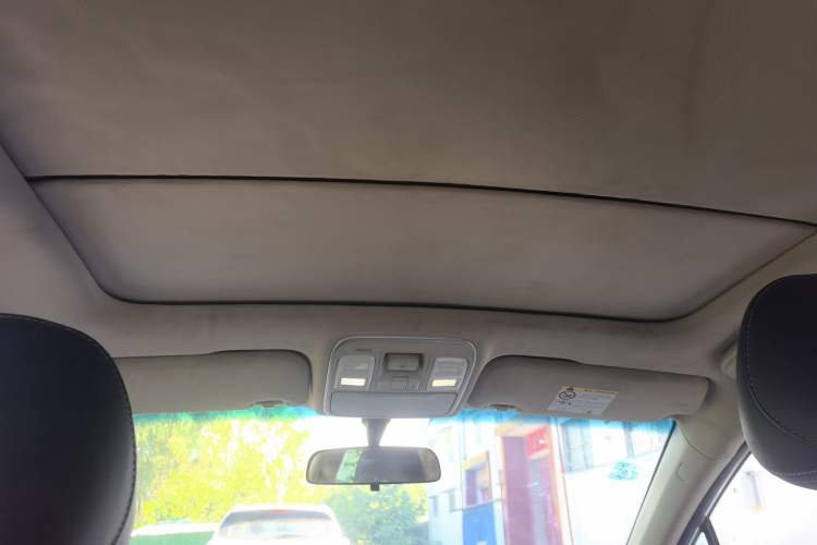 Used Geely Auto Emgrand GS 2017 Sport Edition 1.3T Automatic Smart Connectivity Model Headliner
