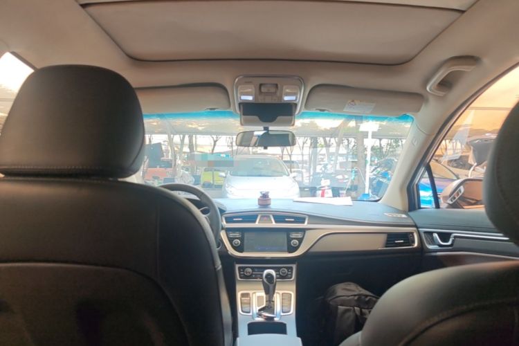 Used Geely Auto Emgrand GS 2017 Sport Edition 1.3T Automatic Smart Connectivity Model Headliner